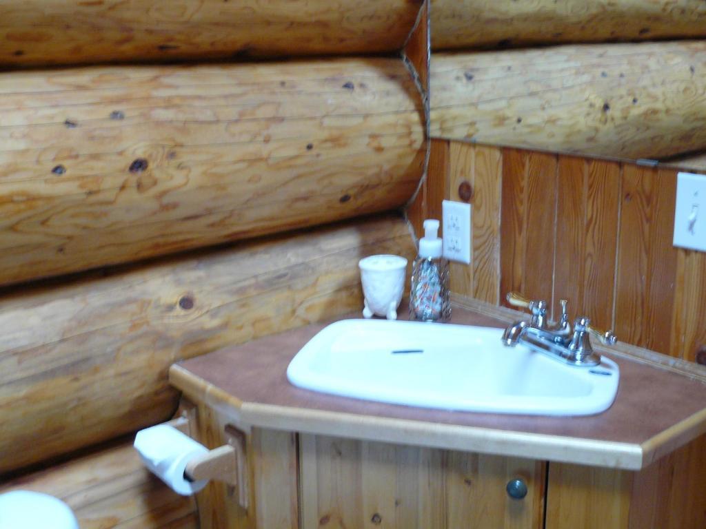 Hitching Post Resort Kelowna Zimmer foto