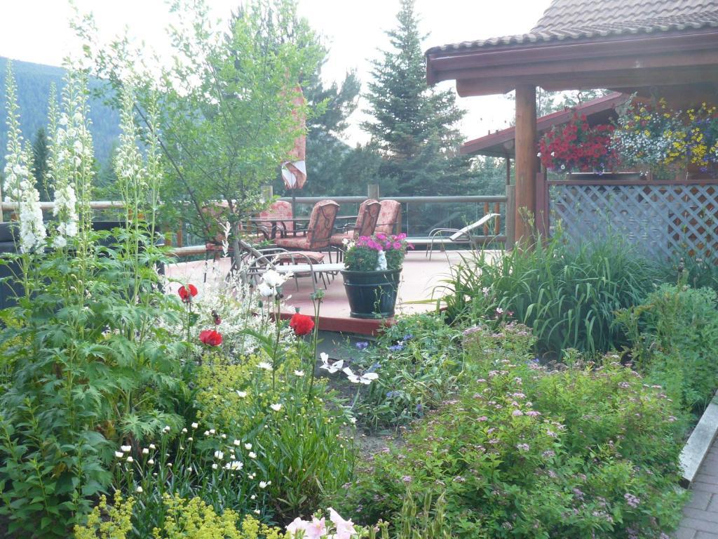 Hitching Post Resort Kelowna Zimmer foto