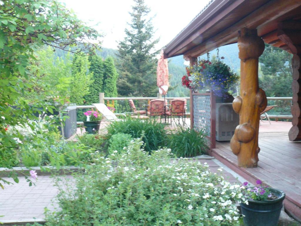 Hitching Post Resort Kelowna Zimmer foto