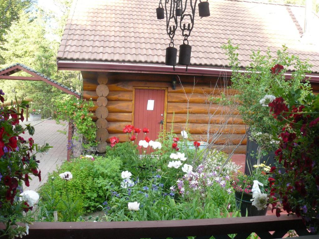 Hitching Post Resort Kelowna Zimmer foto