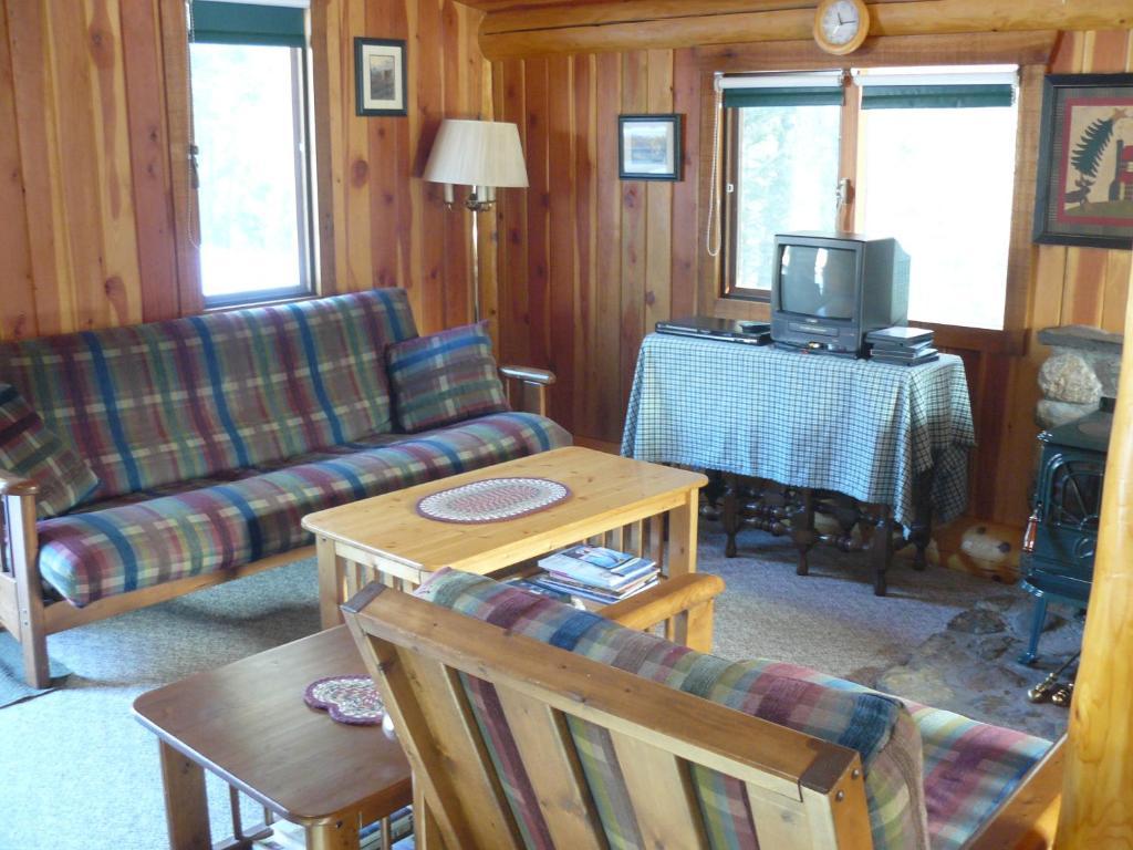 Hitching Post Resort Kelowna Zimmer foto