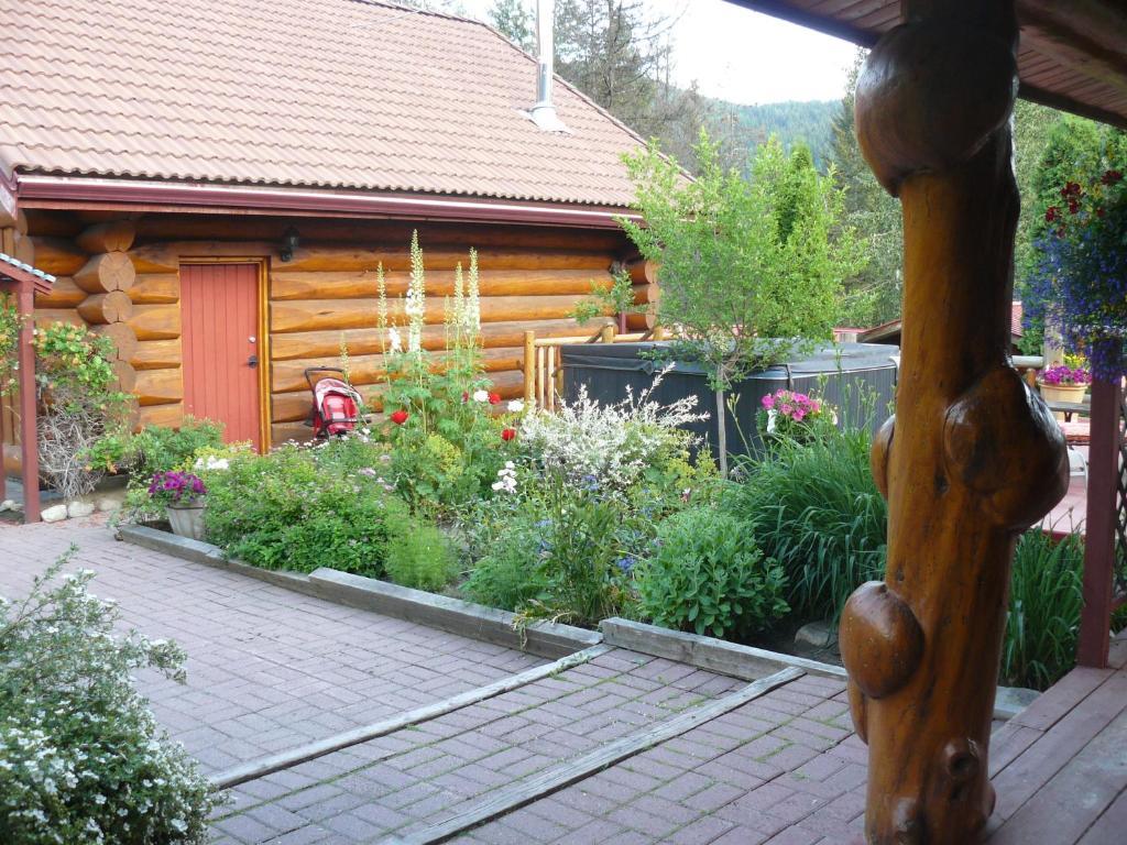 Hitching Post Resort Kelowna Zimmer foto
