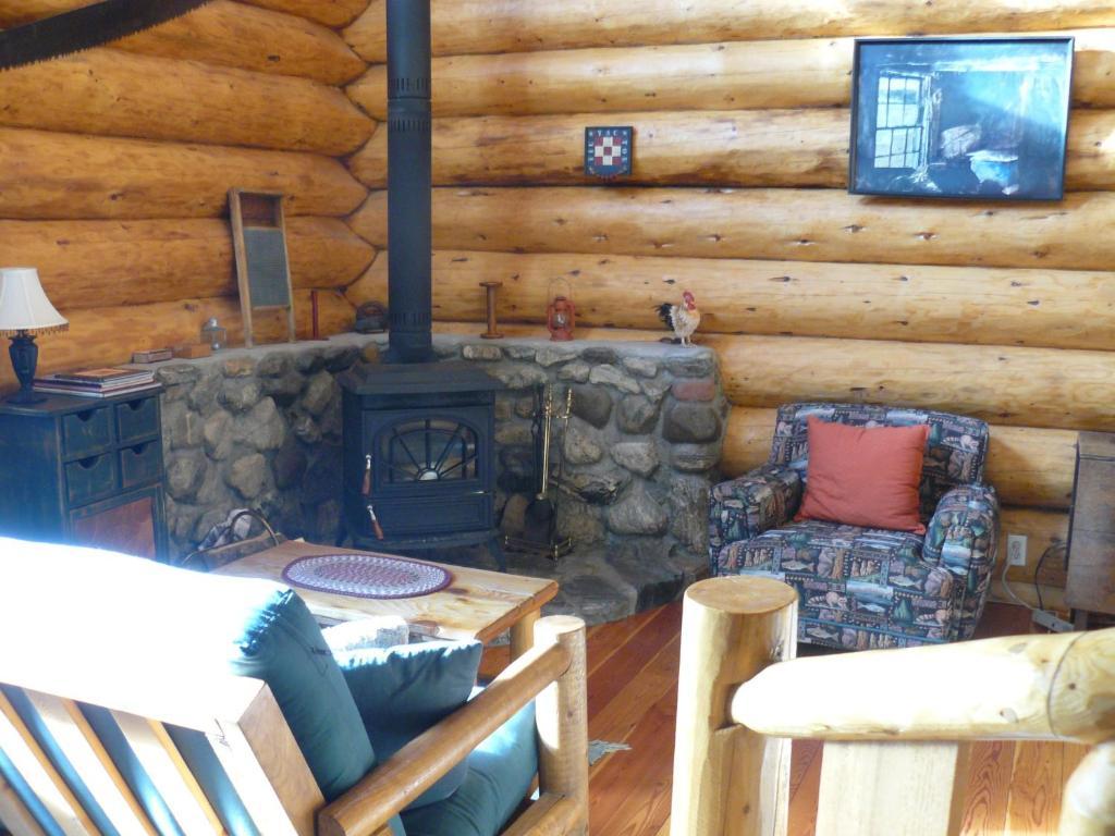 Hitching Post Resort Kelowna Zimmer foto