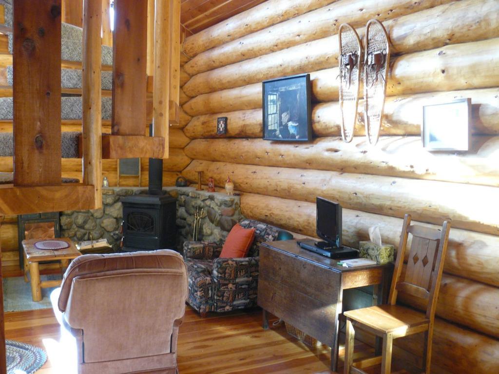 Hitching Post Resort Kelowna Zimmer foto